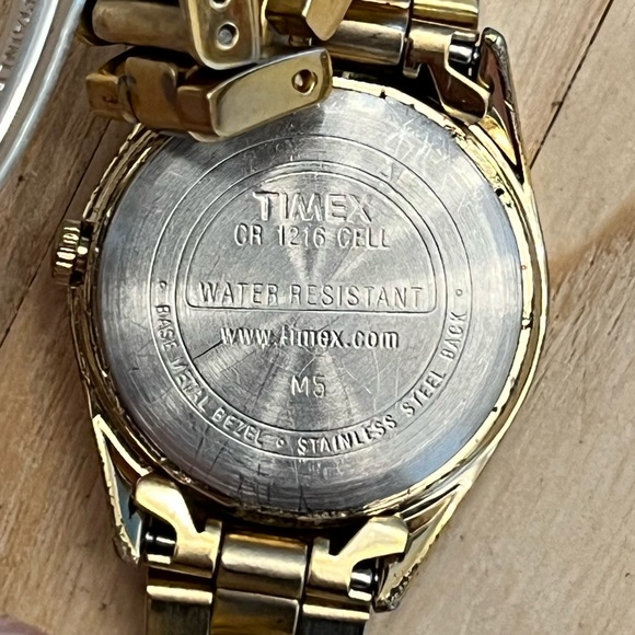 Timex Ladies Watch Indiglo Pearlescent Dial Gold Tone Bracelet Date Window - Picture 7 of 11